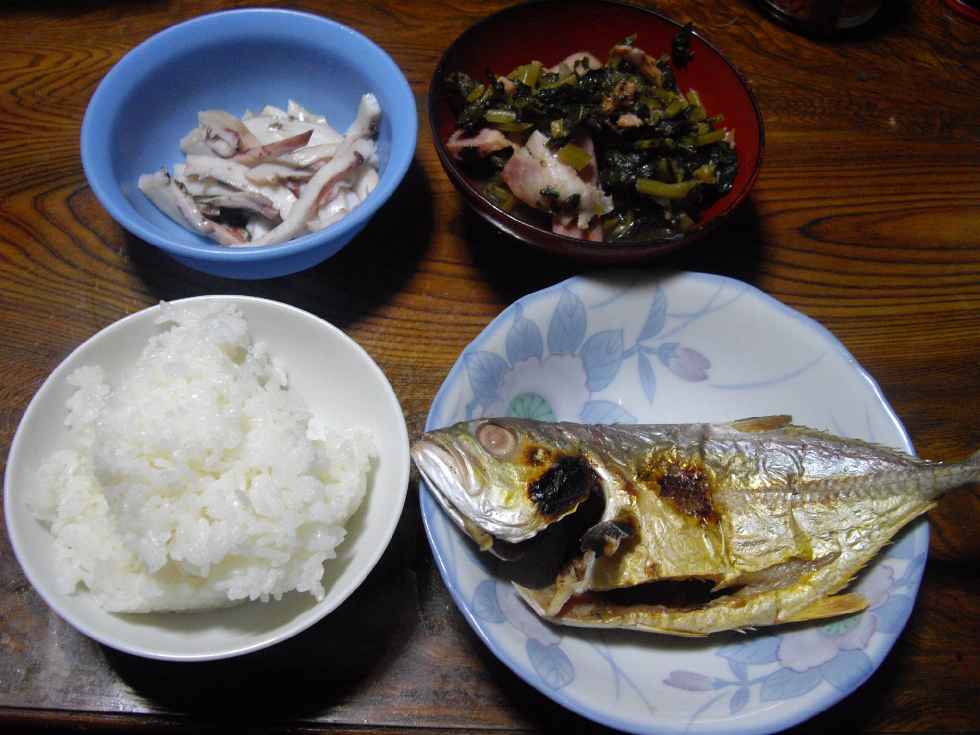 与論島の島魚は、刺身、煮、焼き、どんな料理でも美味しい！_e0032991_1642410.jpg