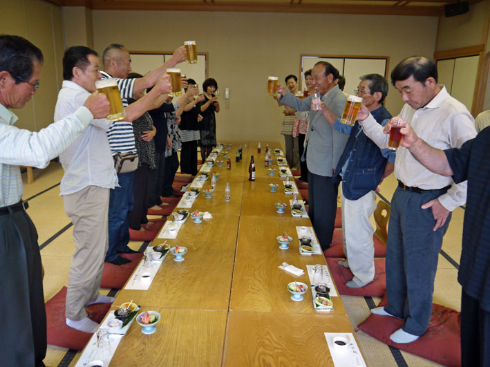 50年振りの再会に感激ひとしお6・21橘中３年Ｂ組同窓会_c0014967_11264227.jpg