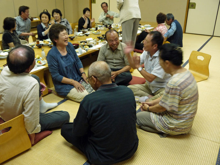 50年振りの再会に感激ひとしお6・21橘中３年Ｂ組同窓会_c0014967_1133057.jpg