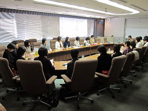 議員さんにおすすめ、トークの瞬発力トレーニング。_b0141773_23521630.jpg