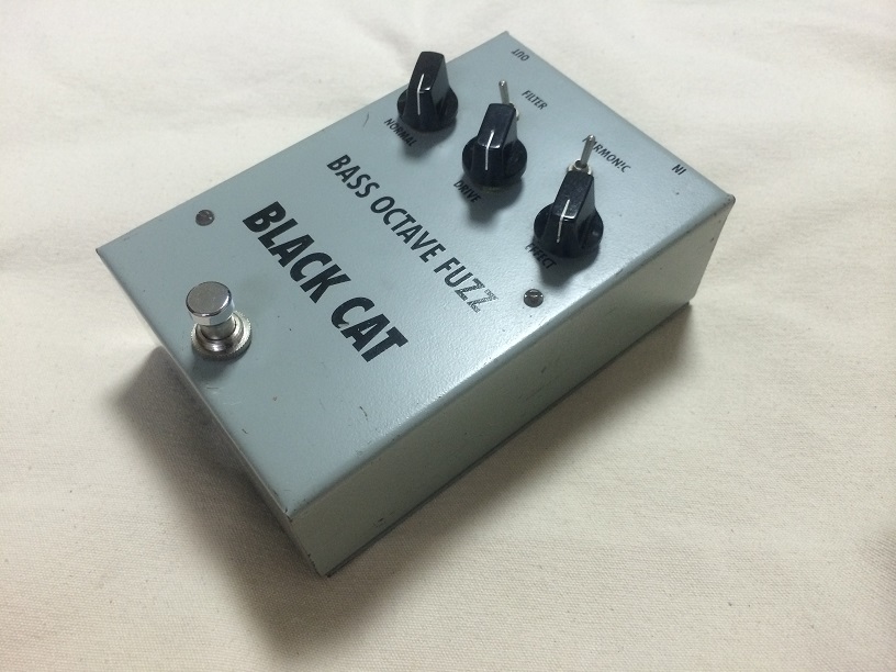 Black Cat Bass Octave Fuzz - エフェクター