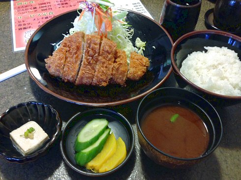 京王永山：「とんとん亭」のランチを食べた♪「定番」だけど美味しい味♪_c0014187_11245047.jpg