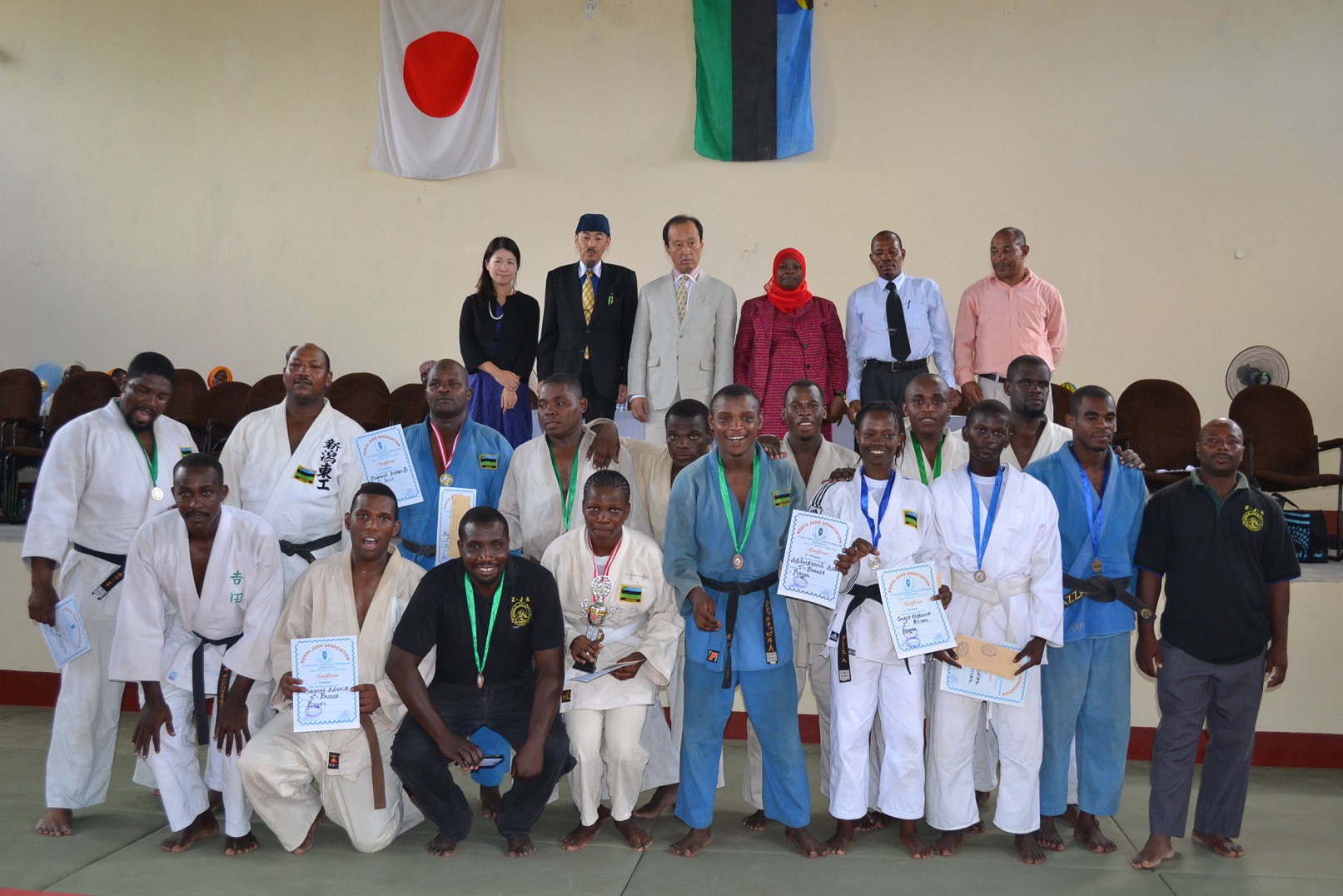 The completion ceremony of Pemba Budokan -3-　～ペンバ武道館落成式_a0088841_10183482.jpg