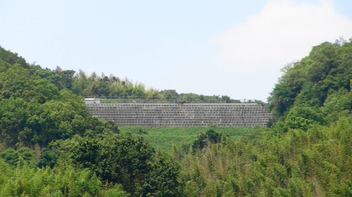 疑惑まみれの竜田古道の里山公園内に疑惑隠しの自然体験学習施設を建設しようとしている_b0253941_2021596.jpg