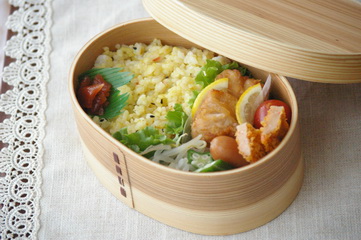 今日のキャラ弁 (エルサ)_d0327373_1329383.jpg