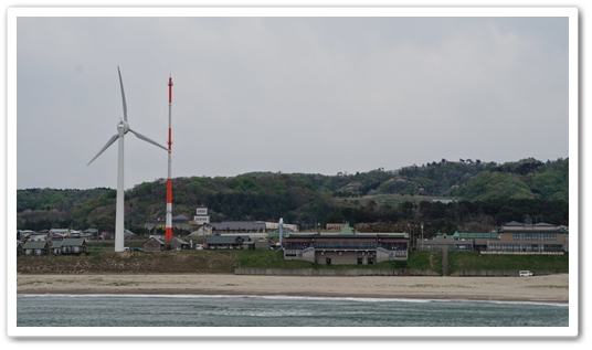 2014年5月日本海東北クルマ旅3日目_道の駅岩城の朝とババヘラアイス_b0033186_17172986.jpg