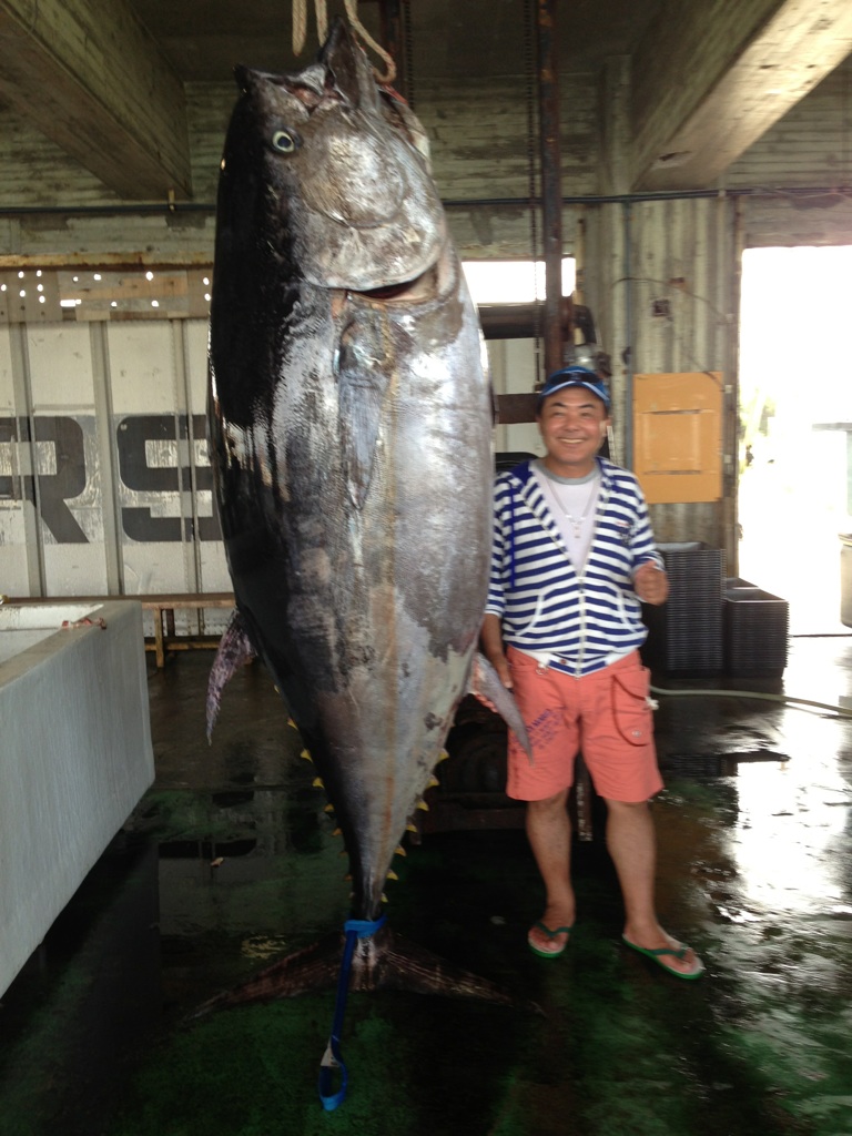 きたーっ！！　　クロマグロ367㎏！！【カジキ・マグロトローリング】_f0009039_18154349.jpeg