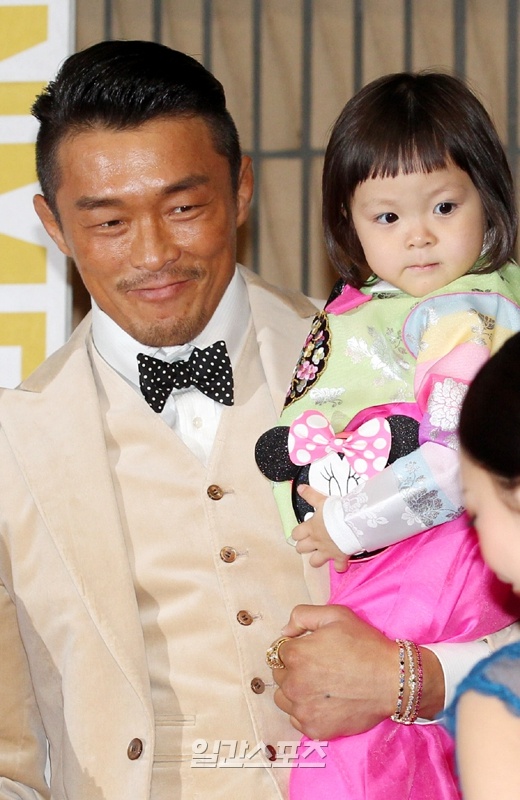 サランちゃんパパ 秋山成勲 ufc復帰戦が確定 韓国fun サランちゃんパパ 秋山成勲 ufc復帰戦が確定 韓国fun