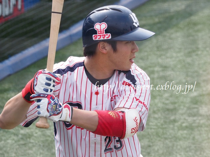 2014交流戦最年少首位打者・山田哲人選手フォト@神宮6/21_e0222575_11553313.jpg