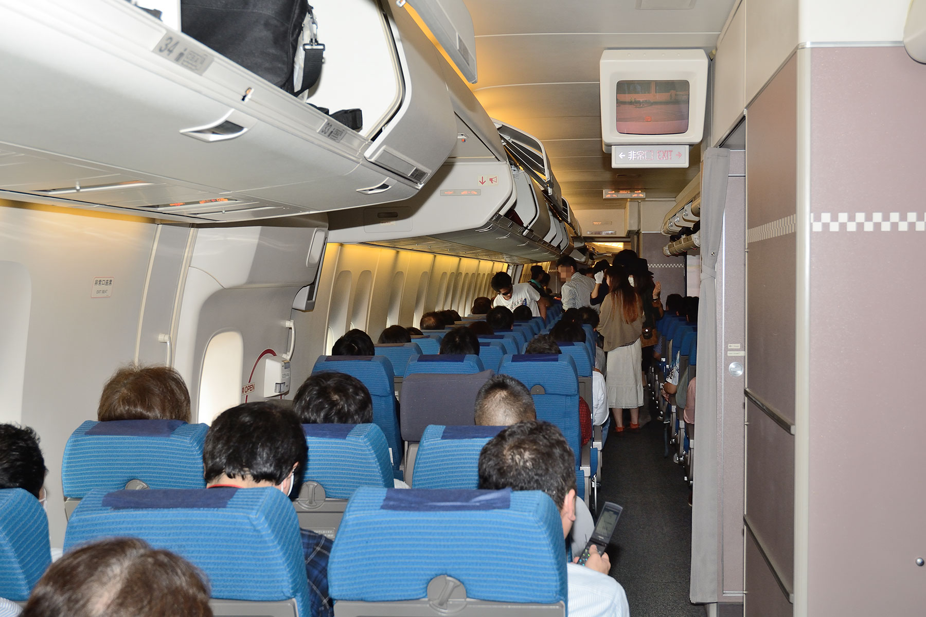 Boeing 747 400d Ja61 Anaジャンボラストフライト 02 Sky Lounge Garden Transporter Side