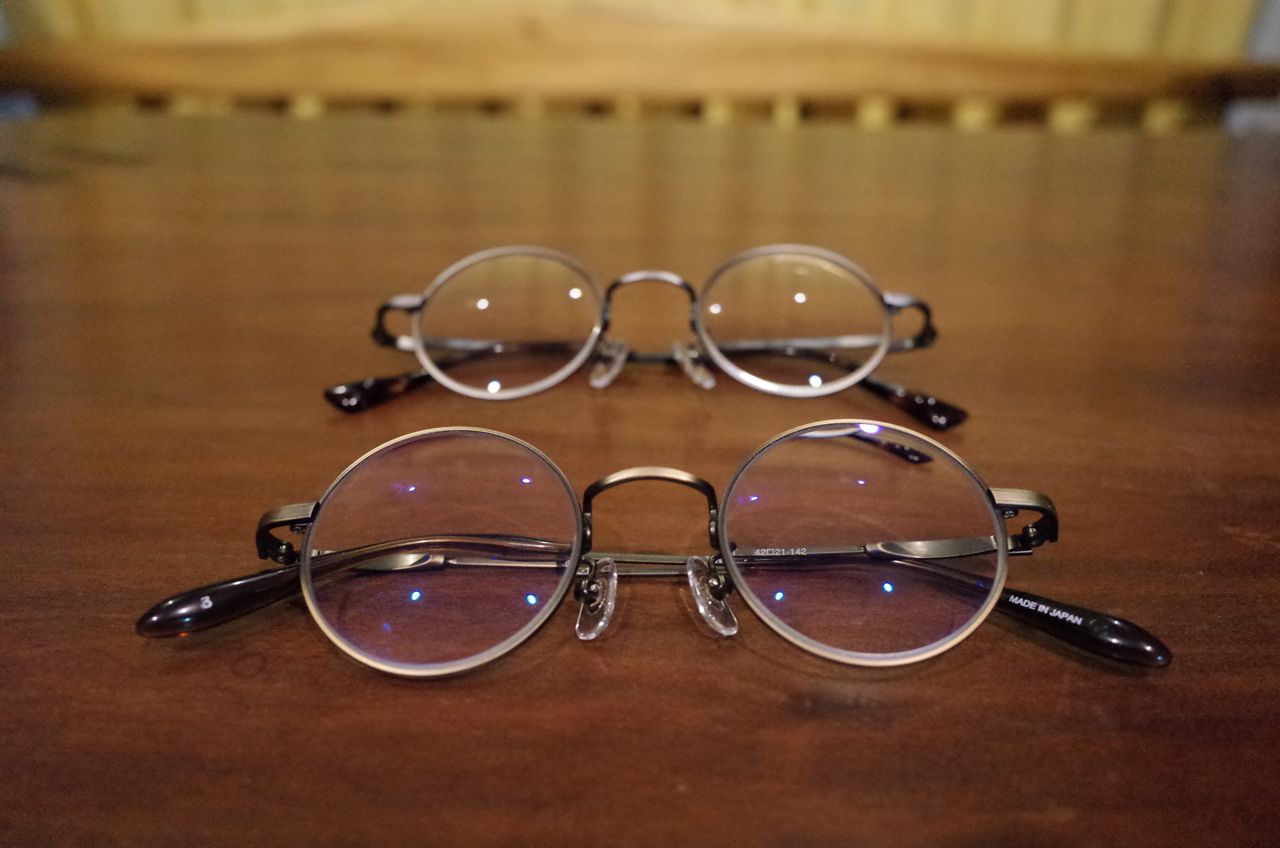 眼鏡市場さんでジョン レノン２個 沖縄の風