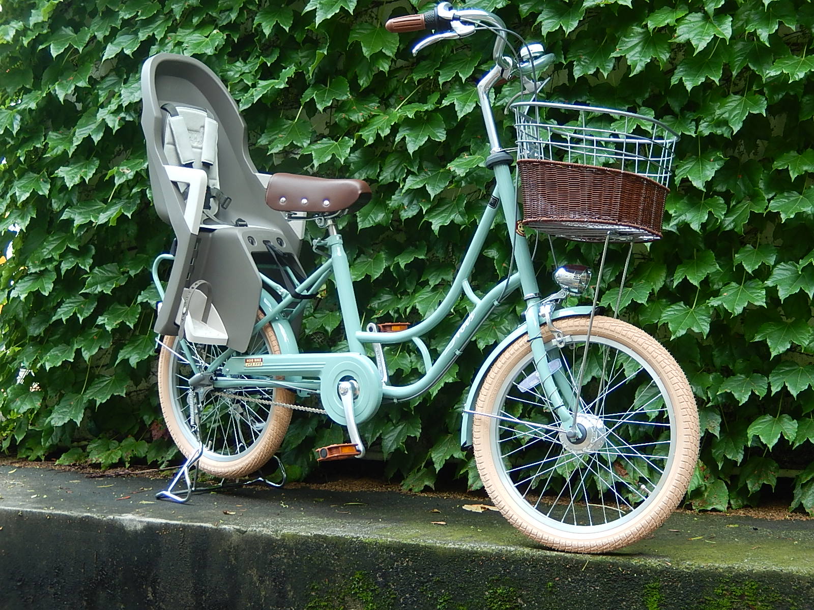 6月29日 渋谷 原宿 の自転車屋 FLAME bike前です_e0188759_1328364.jpg