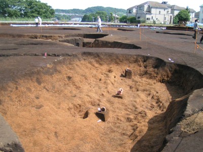 川辺堀之内の吹上遺跡の見学会の様子(2)_c0112172_3473847.jpg