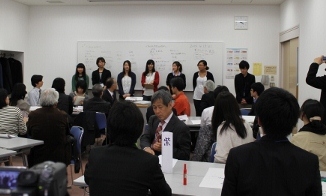 クロスパル新潟にて行われた国際教育研究会においてワークショップを行いました。_c0167632_1595430.jpg