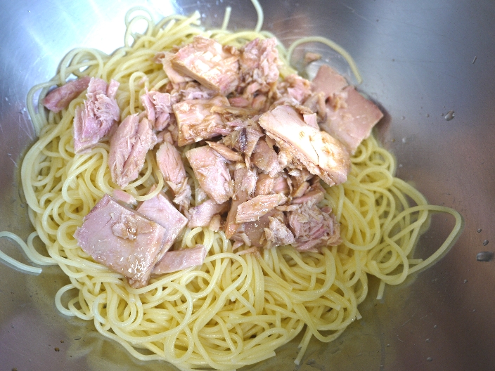 シーチキンと長芋の冷製パスタ_b0202345_15454349.jpg