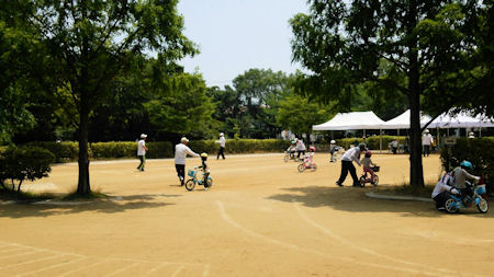 自転車教室と、氷くるみ餅♪_a0235451_13575086.jpg