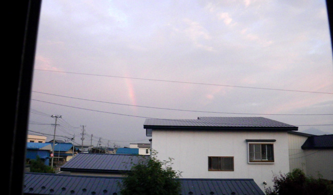 夕焼け空に小さな虹が～ ♪_a0136293_17115685.jpg