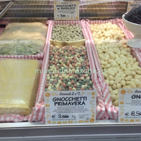 イタリア食旅行記⑥ ジェノヴァのメルカート_b0107003_11545292.jpg
