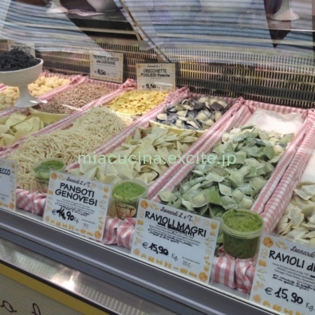 イタリア食旅行記⑥ ジェノヴァのメルカート_b0107003_11551223.jpg