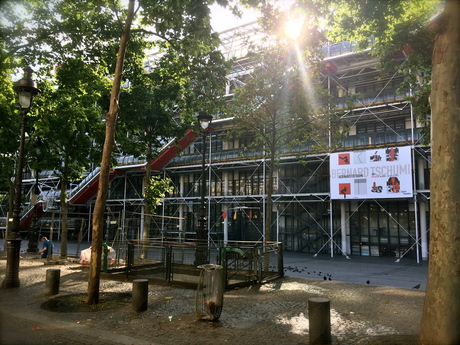 Les Halles, Beaubourg, La Defense - 近代エリアのパリ散歩、レ・アル界隈、ラ・デファンス_a0231632_16341137.jpg