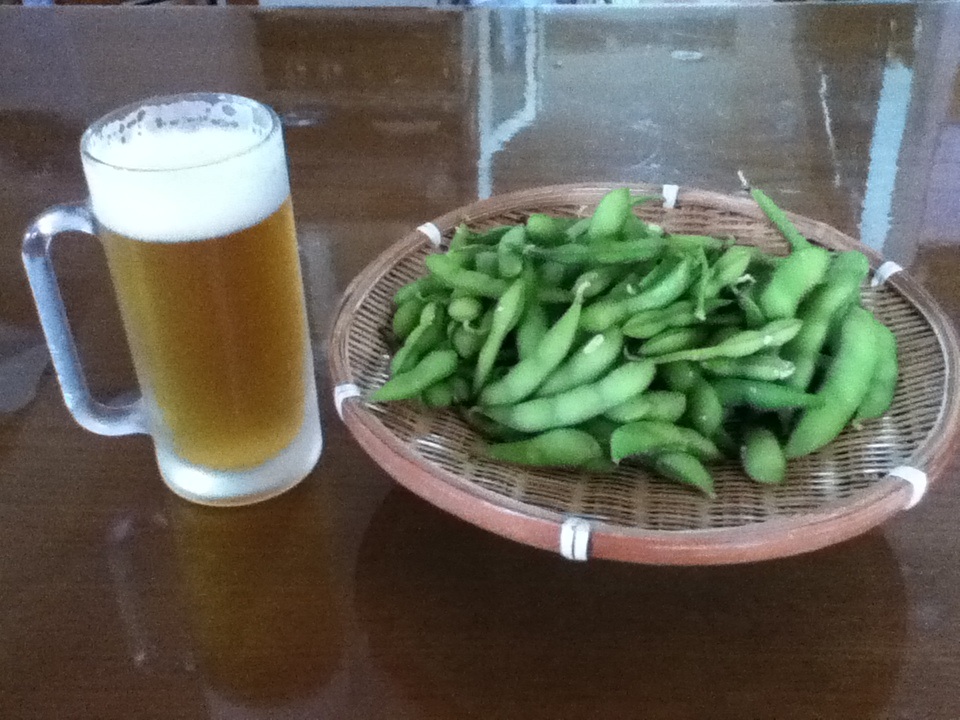 今日の昼は枝豆とビールでした。_f0291565_15350318.jpg