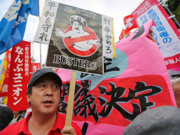 東京新宿「集団的自衛権・抗議」焼身自殺　– BBC ニュース_f0166919_1421821.jpg