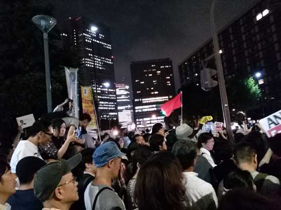 2014年7月1日 政府、集団的自衛権行使容認・憲法解釈変更を閣議決定 4万人再び官邸前へ_c0024539_18325138.jpg