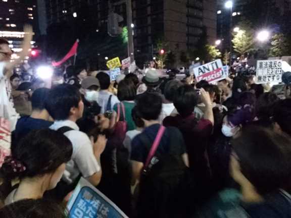 2014年7月1日 政府、集団的自衛権行使容認・憲法解釈変更を閣議決定 4万人再び官邸前へ_c0024539_1832517.jpg