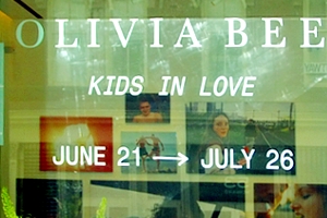 SOHOにある本格的ギャラリーなAGNÈS B.(アニエス・ベー)で写真展\"KIDS IN LOVE\"_b0007805_2216327.jpg