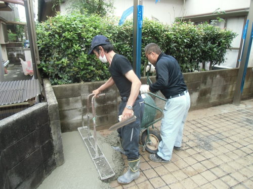 S様邸(安佐南区高取北)カーポート・土間打ち工事_d0125228_8585438.jpg