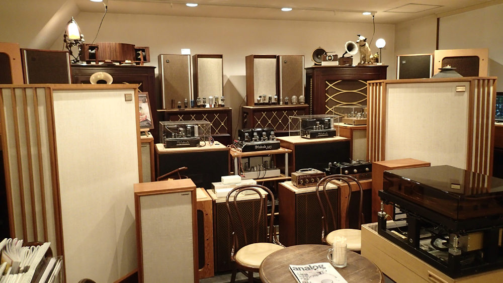 喫茶部にタンノイのオートグラフが入りました。_b0262449_21113388.jpg