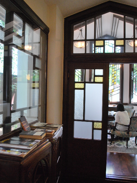 函館元町の日和茶房、旧プレーリーハウス(昭和モダン邸宅再訪)_f0142606_82395.jpg
