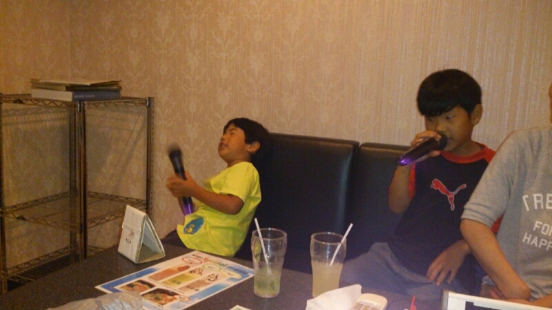 家族でカラオケ行ってきました~♪_d0191262_19522718.jpg