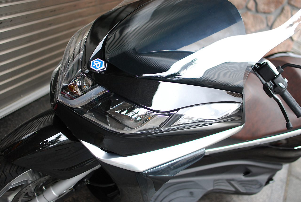 ピアッジオ X10 350i.e. executive コスモブラック入荷!_d0099181_1451381.jpg