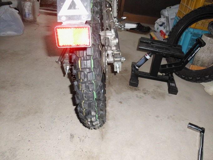 KLX125 タイヤ交換_c0030607_18165086.jpg