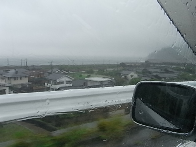 マエカワは今日も雨だった詩　７月８日（火）　くもり　弱雨_f0341616_537288.jpg