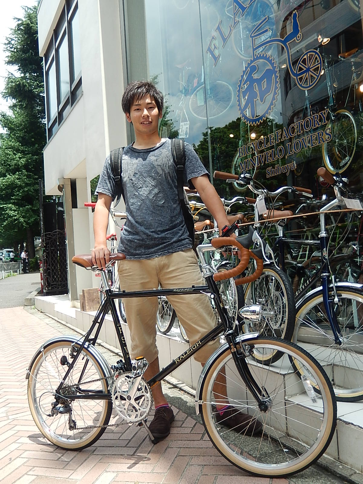 7月8日　渋谷　原宿　の自転車屋　FLAME bike前です_e0188759_1634288.jpg