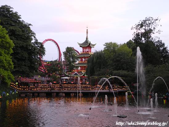 【夕暮れのチボリ公園】　アンデルセンが愛した場所　　(6)コペンハーゲン_d0224200_21474529.jpg