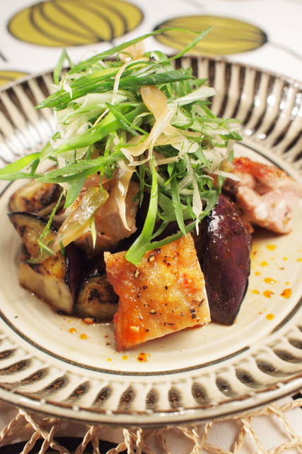 鶏と茄子の簡単なおかず。_c0175022_1853599.jpg