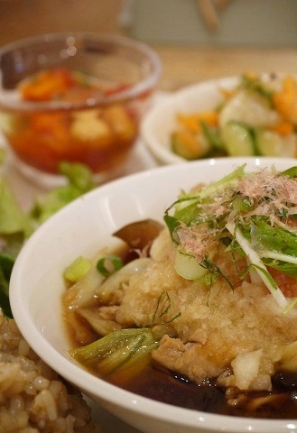 日替わり健康ご飯 ~実身美 京橋店(大阪)~_c0235725_1616504.jpg