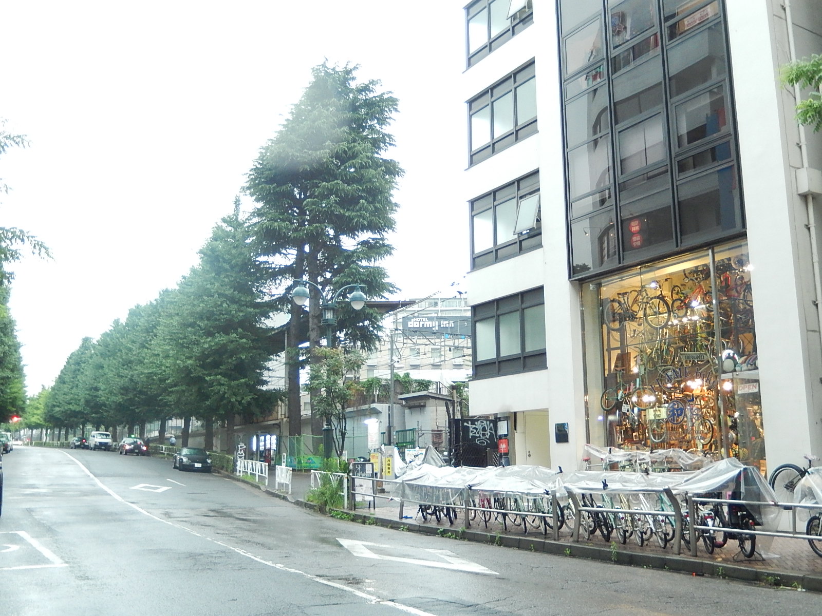 7月9日　渋谷　原宿　の自転車屋　FLAME bike前です_e0188759_1820695.jpg
