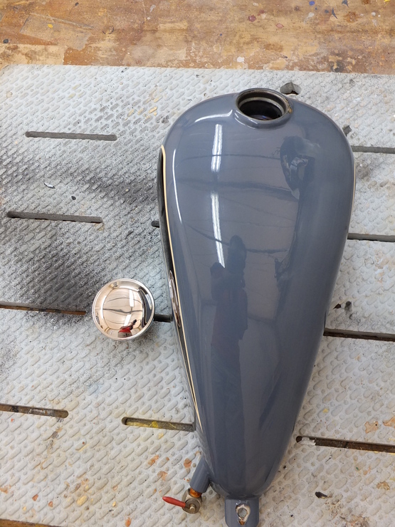 ハーレー 新品タンク エイジング塗装 ハーレー 新品タンク エイジング塗装 - メルカリ