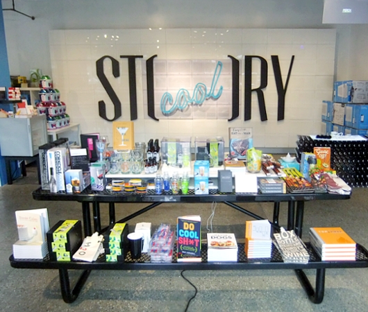 NYの新感覚小売店、ストーリー（Story）のクール編がオープン中_b0007805_2018288.jpg
