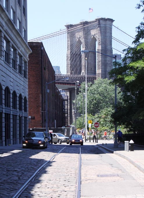 夏のNYのオススメ写真スポットDumbo編(1)：Water St.とWashington St.の交差点_b0007805_23214293.jpg