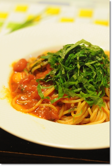 トマトソースたっぷりパスタ!_d0082628_2228370.jpg