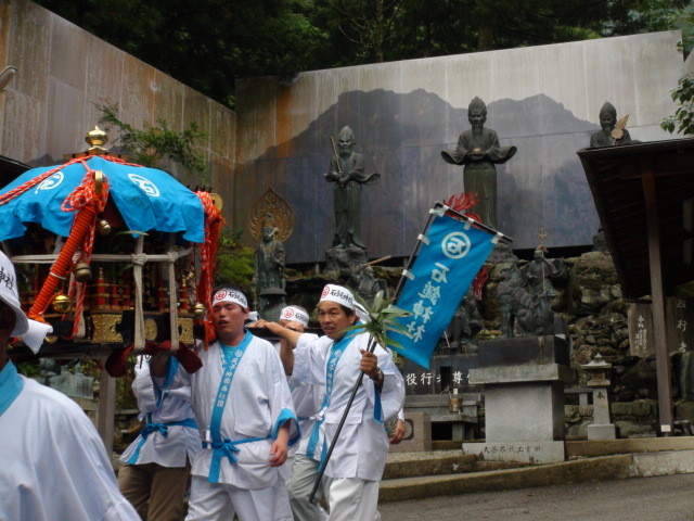 石鎚山お山開き大祭の還宮祭no1…2014/7/11_f0231709_19514270.jpg