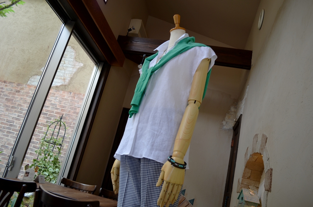 ”肩掛け・腰巻き・白シャツStyle\"_d0153941_1518722.jpg