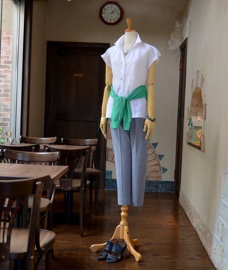 ”肩掛け・腰巻き・白シャツStyle\"_d0153941_15192585.jpg