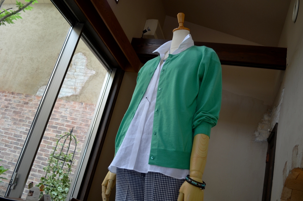 ”肩掛け・腰巻き・白シャツStyle\"_d0153941_1519394.jpg