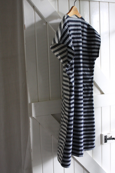 Robe A Paris 亀田縞のシンプルなワンピース Maisontique便り Robe A Paris 亀田縞のシンプルなワンピース Maisontique便り